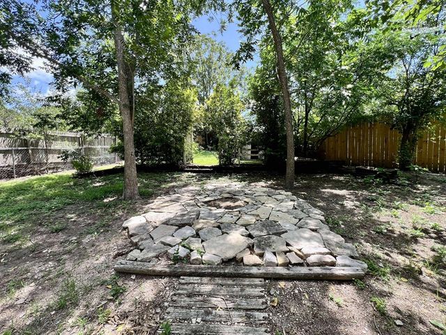 409 Peterson Dr, Kerrville, TX 78028