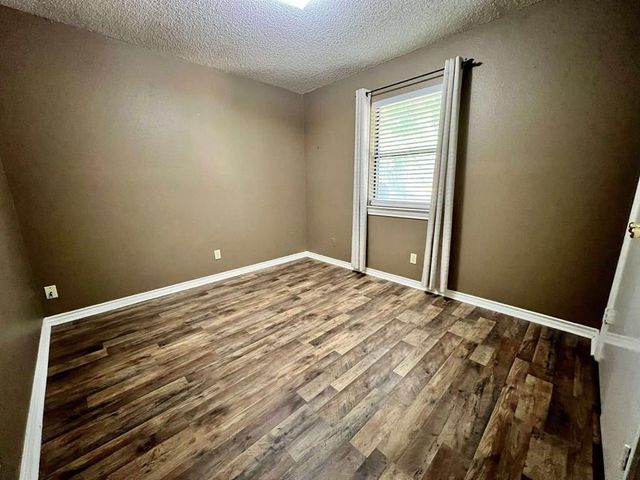 409 Peterson Dr, Kerrville, TX 78028