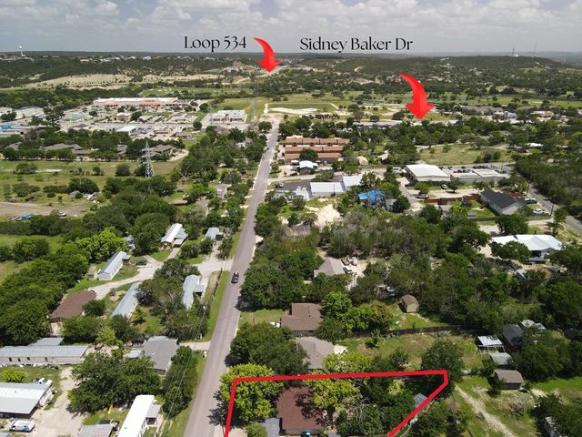 409 Peterson Dr, Kerrville, TX 78028