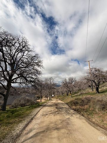 20313 Rex Drive, Tehachapi, CA 93561