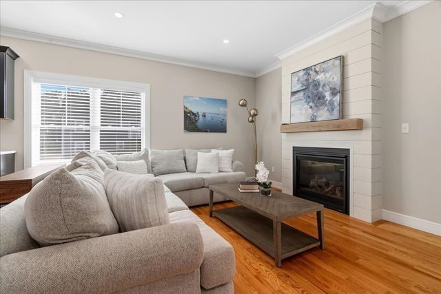33 Peirce Street 1, Waltham, MA 02453