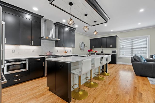 33 Peirce Street 1, Waltham, MA 02453