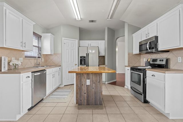 233 Memory LN, Harker Heights, TX 76548