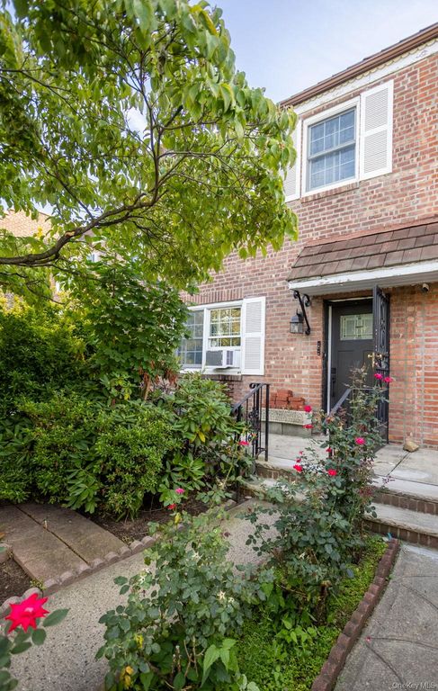 70-24 Utopia Parkway, Fresh Meadows, NY 11365 — exterior
