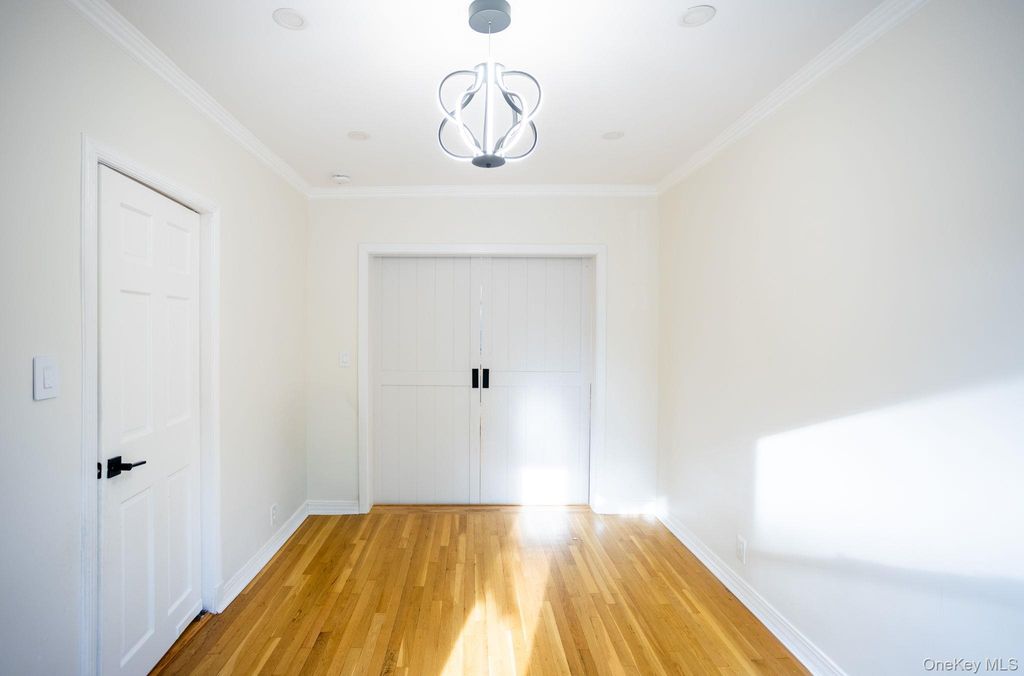 70-24 Utopia Parkway, Fresh Meadows, NY 11365 — photo 4
