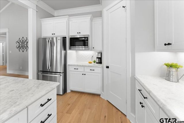 416 Deer Point Cove, Chandler, TX 75758