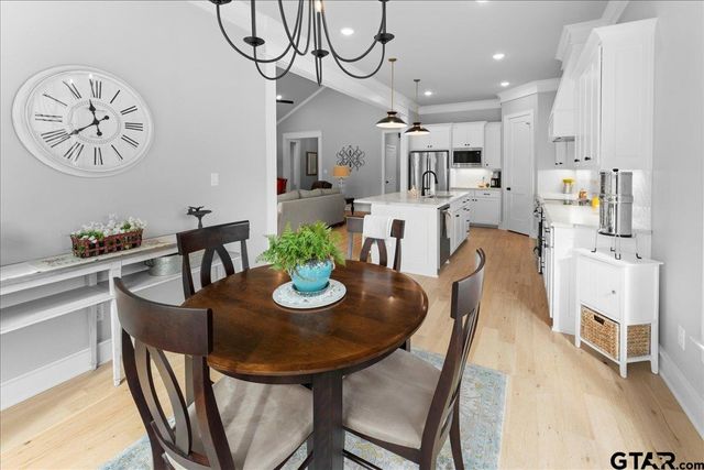 416 Deer Point Cove, Chandler, TX 75758