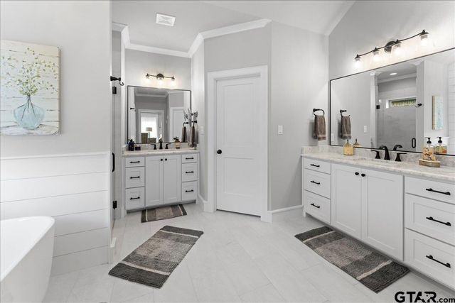 416 Deer Point Cove, Chandler, TX 75758