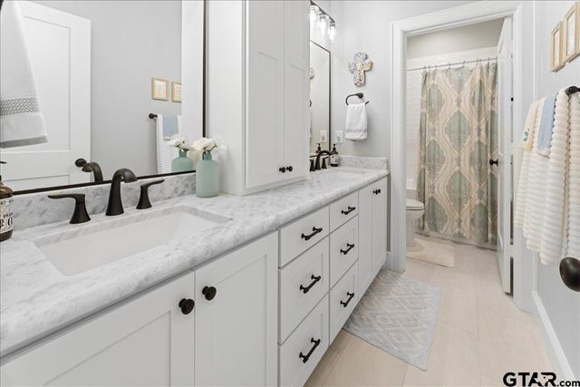 416 Deer Point Cove, Chandler, TX 75758