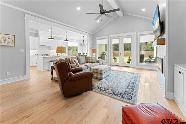 416 Deer Point Cove, Chandler, TX 75758