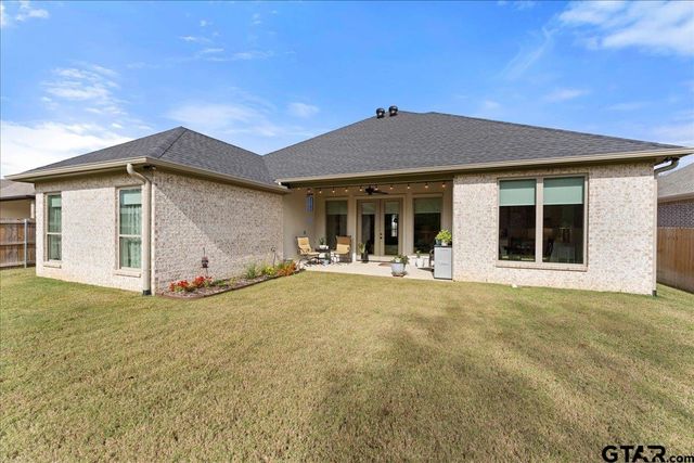 416 Deer Point Cove, Chandler, TX 75758