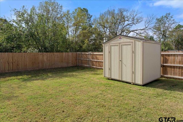 416 Deer Point Cove, Chandler, TX 75758