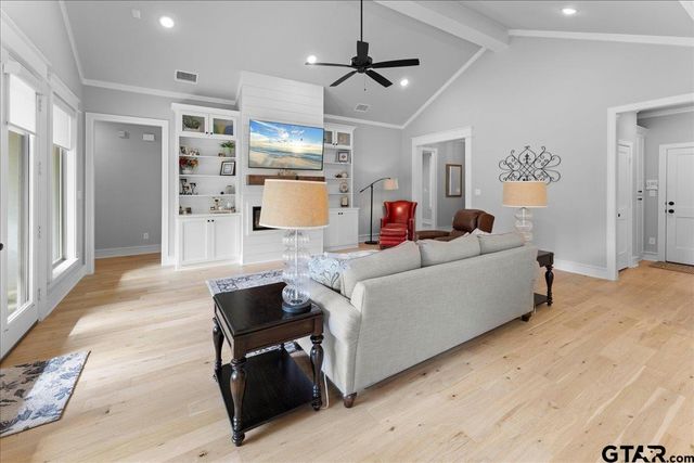 416 Deer Point Cove, Chandler, TX 75758