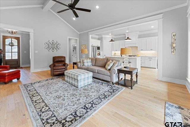 416 Deer Point Cove, Chandler, TX 75758