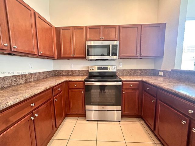 17031 SW 92nd St 17031, Miami, FL 33196