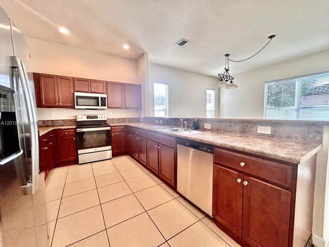 17031 SW 92nd St 17031, Miami, FL 33196