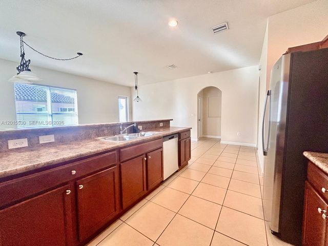 17031 SW 92nd St 17031, Miami, FL 33196
