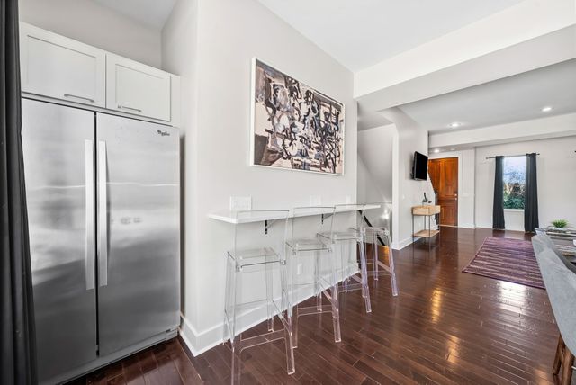 1240 2nd Ave S Apt 10, Nashville, TN 37210