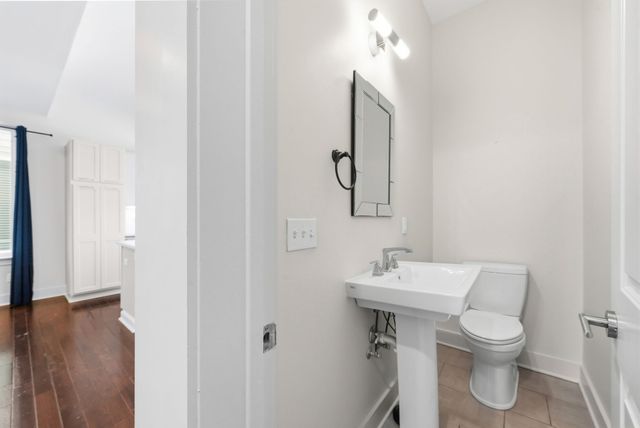 1240 2nd Ave S Apt 10, Nashville, TN 37210