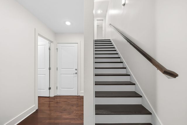 1240 2nd Ave S Apt 10, Nashville, TN 37210
