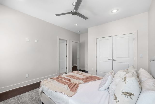 1240 2nd Ave S Apt 10, Nashville, TN 37210