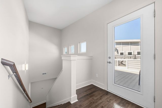 1240 2nd Ave S Apt 10, Nashville, TN 37210