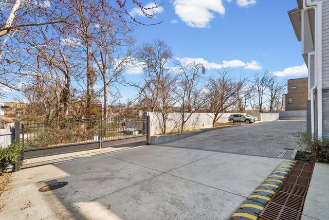 1240 2nd Ave S Apt 10, Nashville, TN 37210