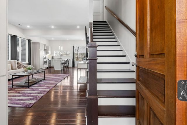 1240 2nd Ave S Apt 10, Nashville, TN 37210