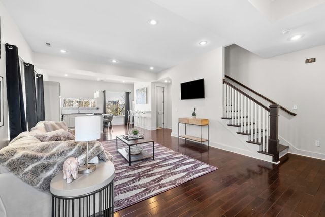 1240 2nd Ave S Apt 10, Nashville, TN 37210