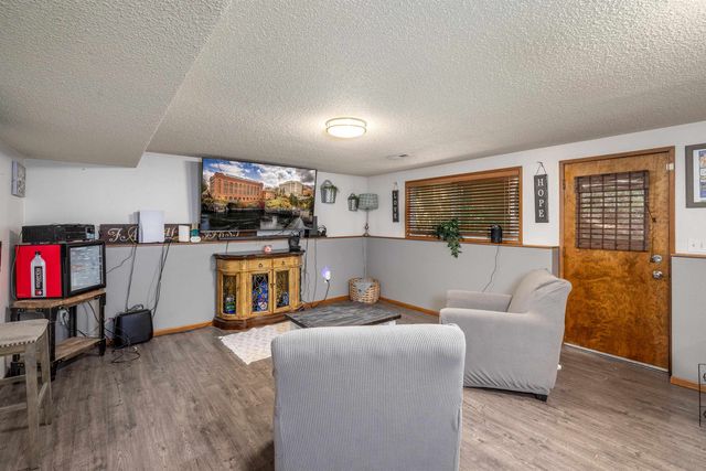 11806 N Guinevere Dr, Spokane, WA 99218