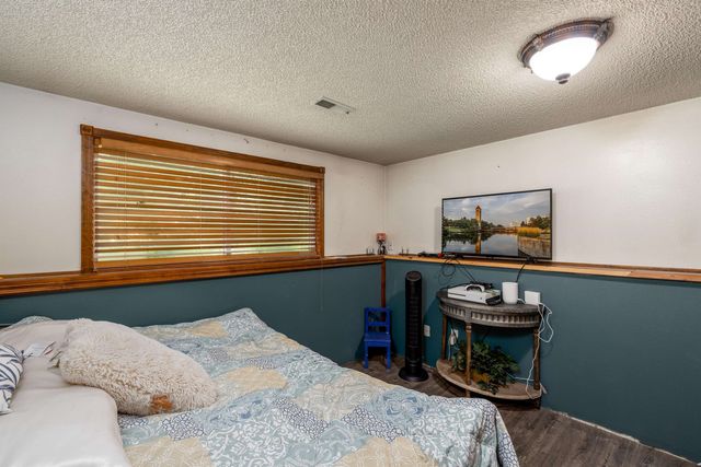 11806 N Guinevere Dr, Spokane, WA 99218
