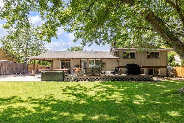 11806 N Guinevere Dr, Spokane, WA 99218
