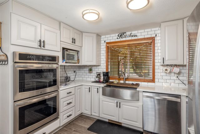 11806 N Guinevere Dr, Spokane, WA 99218