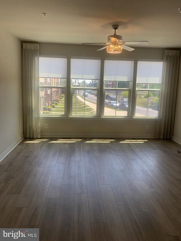 2821 EVANSGREEN DR, Suitland, MD 20746