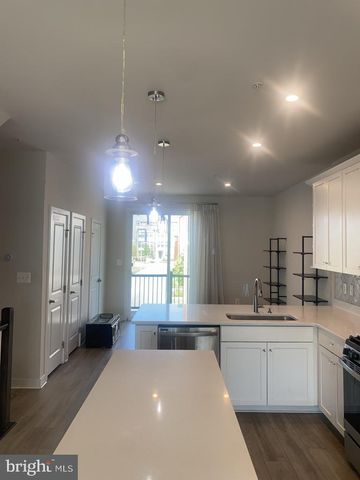 2821 EVANSGREEN DR, Suitland, MD 20746