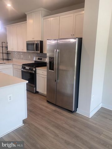 2821 EVANSGREEN DR, Suitland, MD 20746