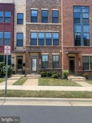 2821 EVANSGREEN DR, Suitland, MD 20746