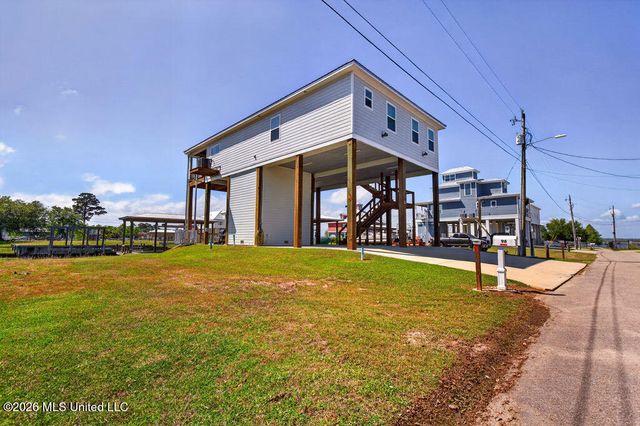 96 Fiber Street, Bay Saint Louis, MS 39520