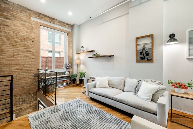 601 Linden Place 121, Evanston, IL 60202