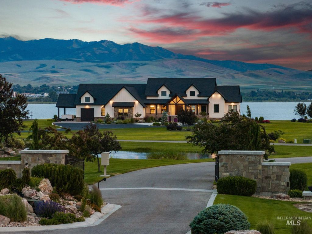 281 Lakeshore Dr, American Falls, ID 83211 photo 3