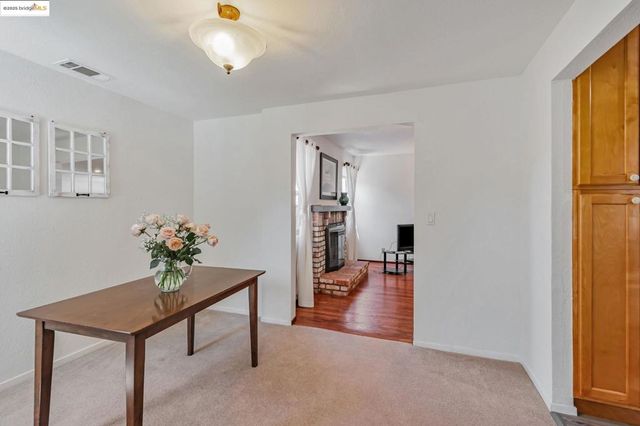 100 Lily Ct, Hercules, CA 94547