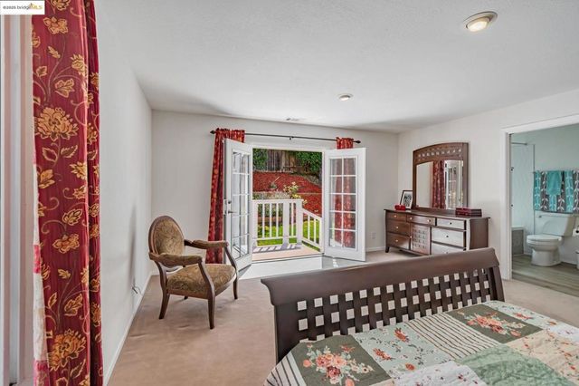 100 Lily Ct, Hercules, CA 94547