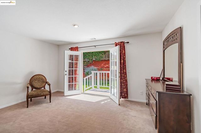 100 Lily Ct, Hercules, CA 94547