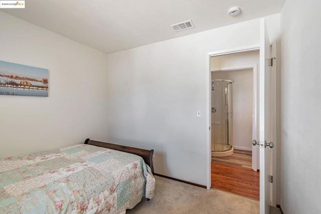 100 Lily Ct, Hercules, CA 94547
