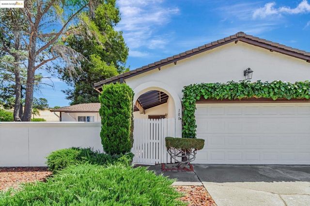 100 Lily Ct, Hercules, CA 94547