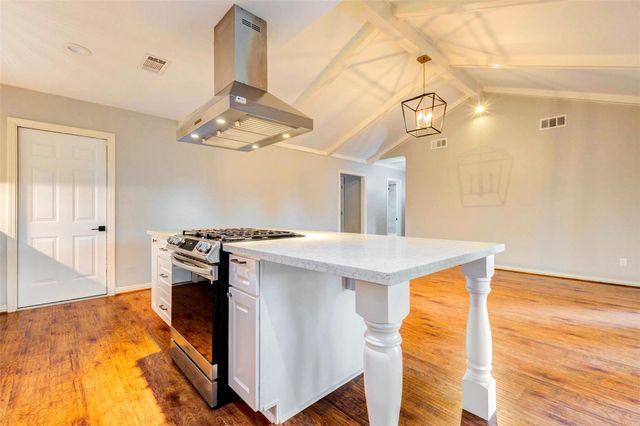 2103 Bethlehem Street, Houston, TX 77018