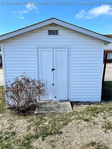 3 Meadow Lane, Scott Depot, WV 25560