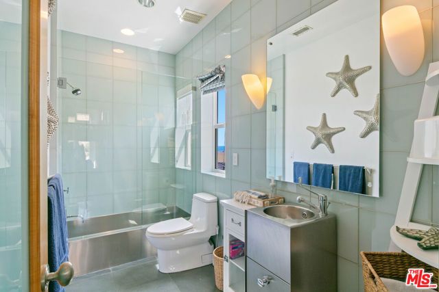 1341 Palisades Beach Road, Santa Monica, CA 90401