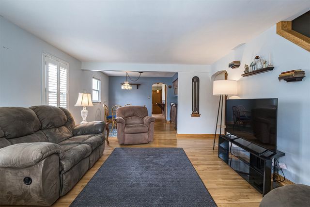 3332 W 10TH Street, Erie, PA 16505