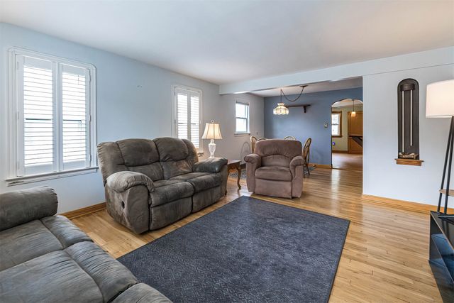 3332 W 10TH Street, Erie, PA 16505